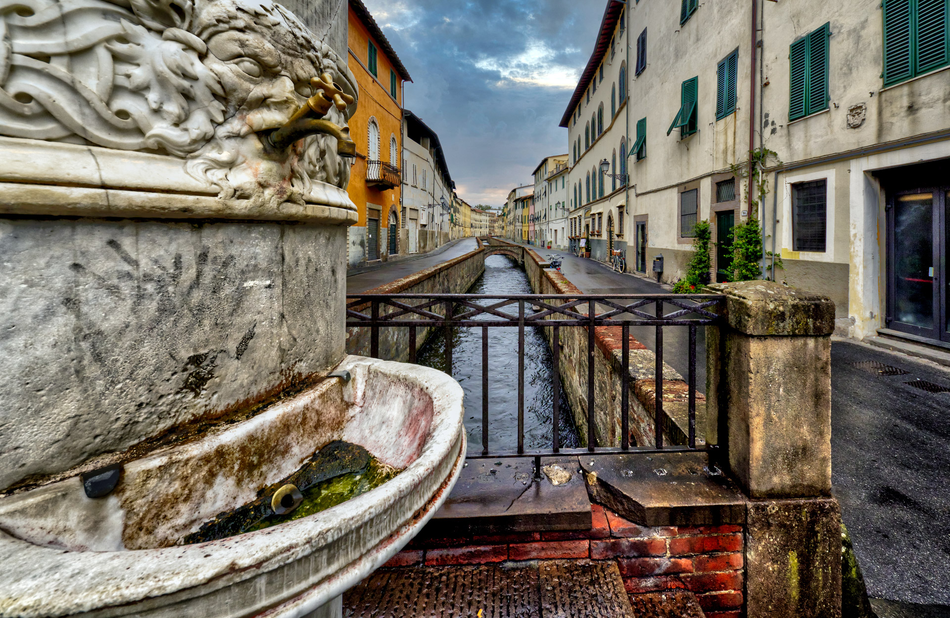 Lucca - fontana via dei fossi